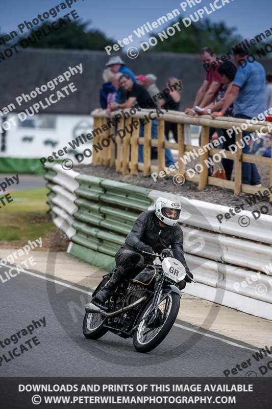 Vintage motorcycle club;eventdigitalimages;mallory park;mallory park trackday photographs;no limits trackdays;peter wileman photography;trackday digital images;trackday photos;vmcc festival 1000 bikes photographs